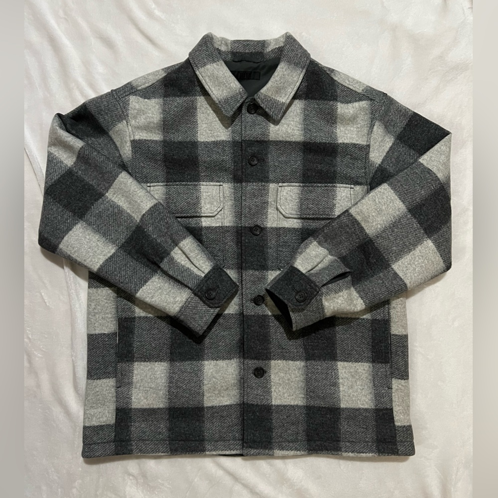 *SOLD* Uniqlo Plaid Shirt Jacket - Grey Men’s Size L